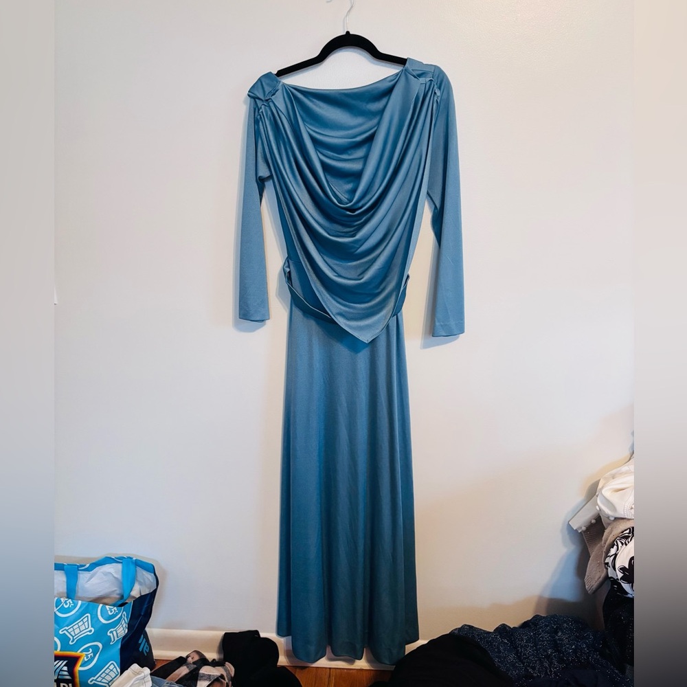 Vintage 1970’s blue long sleeve maxi dress with matching belt and lower back li